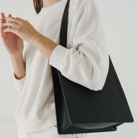 BAGGU Handbags - Baggu Leather Tote Structured